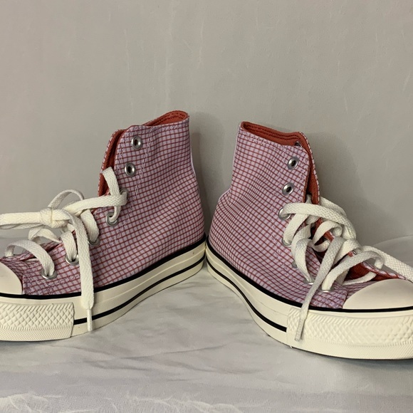Converse size 7 worn once. Excellent condition. - Picture 4 of 4